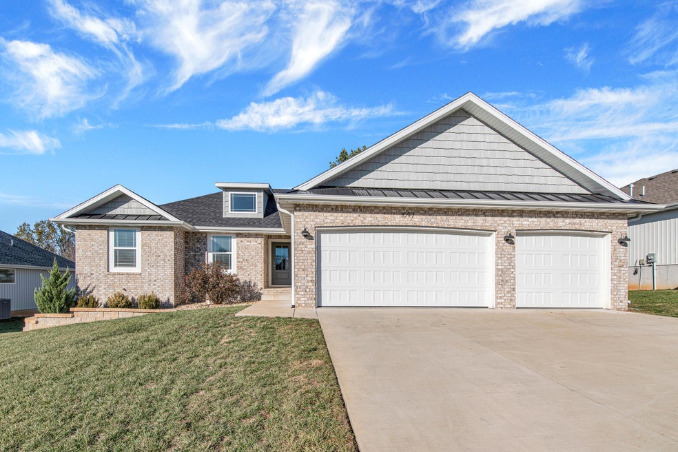 1097 E Lakota St, Nixa, MO 65714 - photo 1