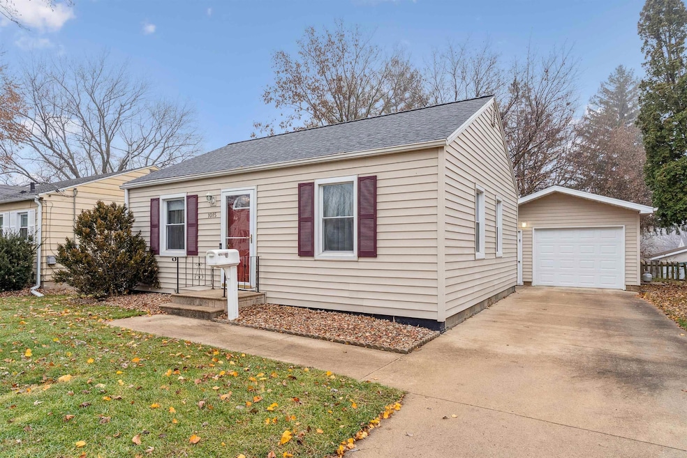 1015 Amherst Ave, Waterloo, IA 50702 - photo 1