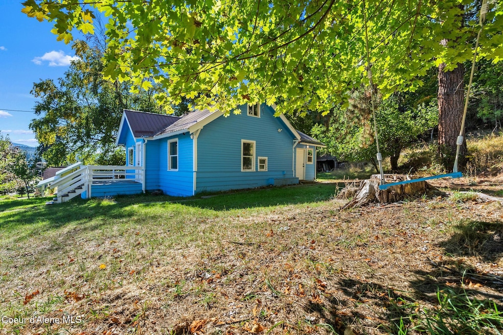 7492 Mohawk St, Bonners Ferry, ID 83805 - photo 1