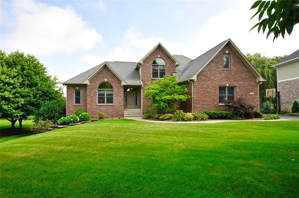 10548 Chestnut Hill Ct, Fishers, IN 46037 - photo 1