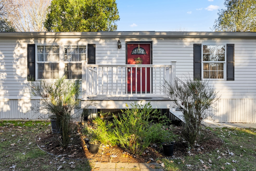 1010 Long Cove Rd, Gales Ferry, CT 06335 - photo 1