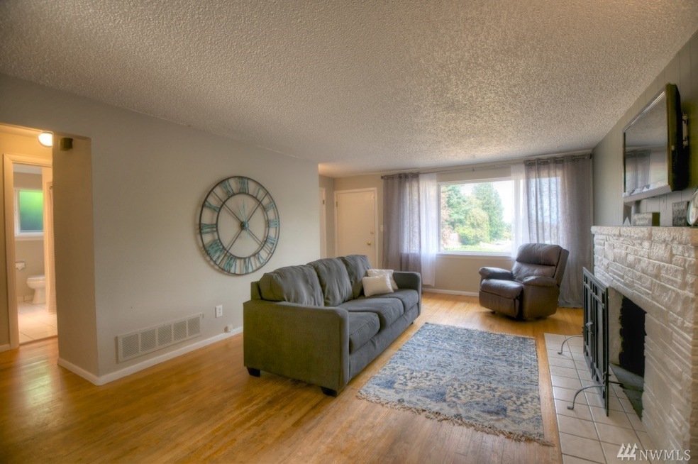 8324 33rd St W, University Place, WA 98466 - photo 1