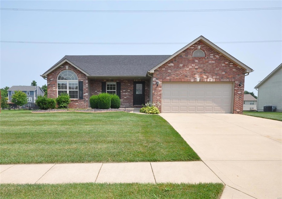 2409 Calico Ln, Maryville, IL 62062 - photo 1