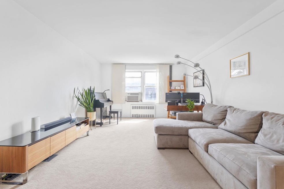 72-10 112th St unit 6 G, Forest Hills, NY 11375 - photo 1