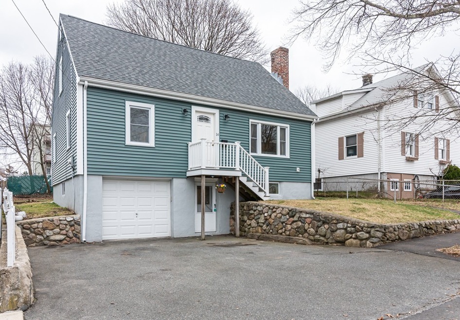 14 Wakefield Ave, Wakefield, MA 01880 - photo 1