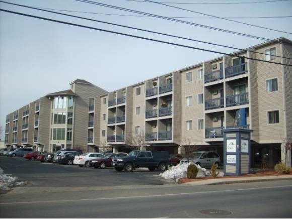 215 Ashworth Ave unit 215, Hampton, NH 03842 - photo 1