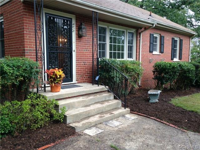 Front Elevation - solid brick ranch featuring 1700
