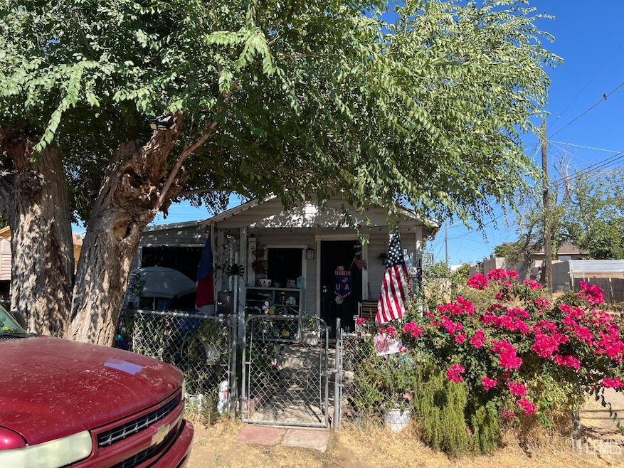 1921 Miller St, Bakersfield, CA 93305 - photo 1