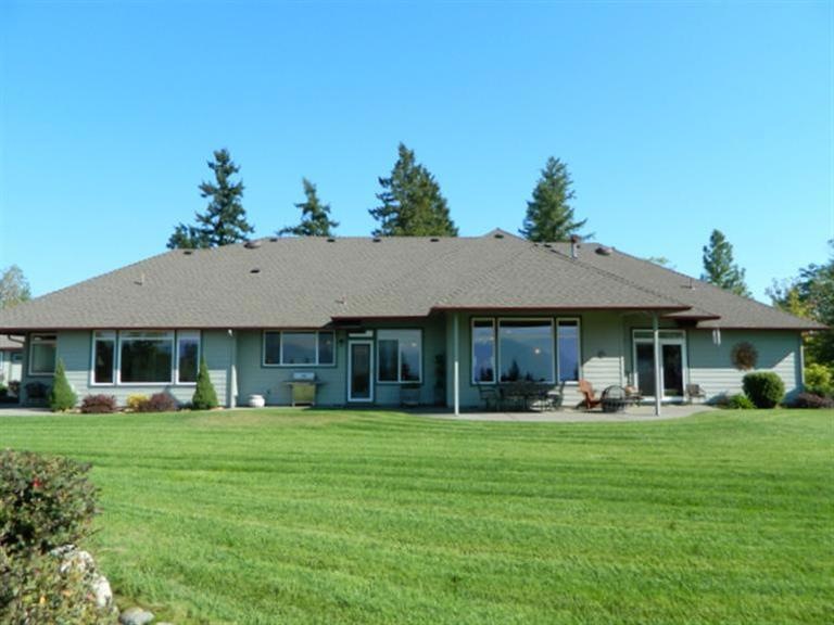 643 Seclusion Loop, Grants Pass, OR 97526 - photo 1