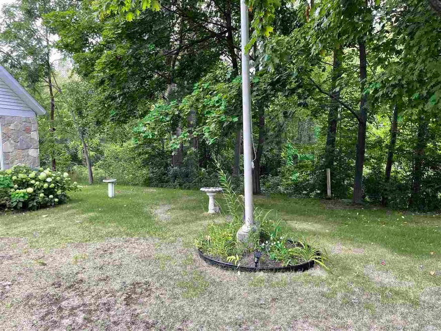 6073 Rockey Beach Ave, Charlevoix, MI 49720 - photo 1