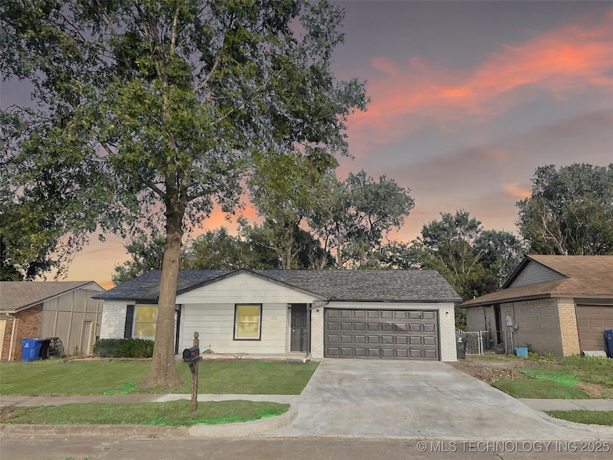 3001 S Ash Ct, Broken Arrow, OK 74012 - photo 1