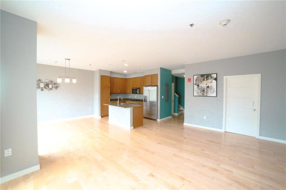 Waterplace unit 215, Providence, RI 02903 - photo 1