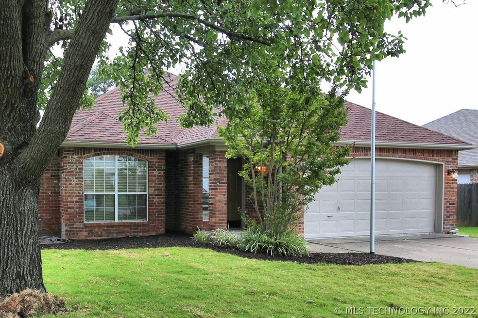 1309 W Twin Oaks St, Broken Arrow, OK 74011 - photo 1