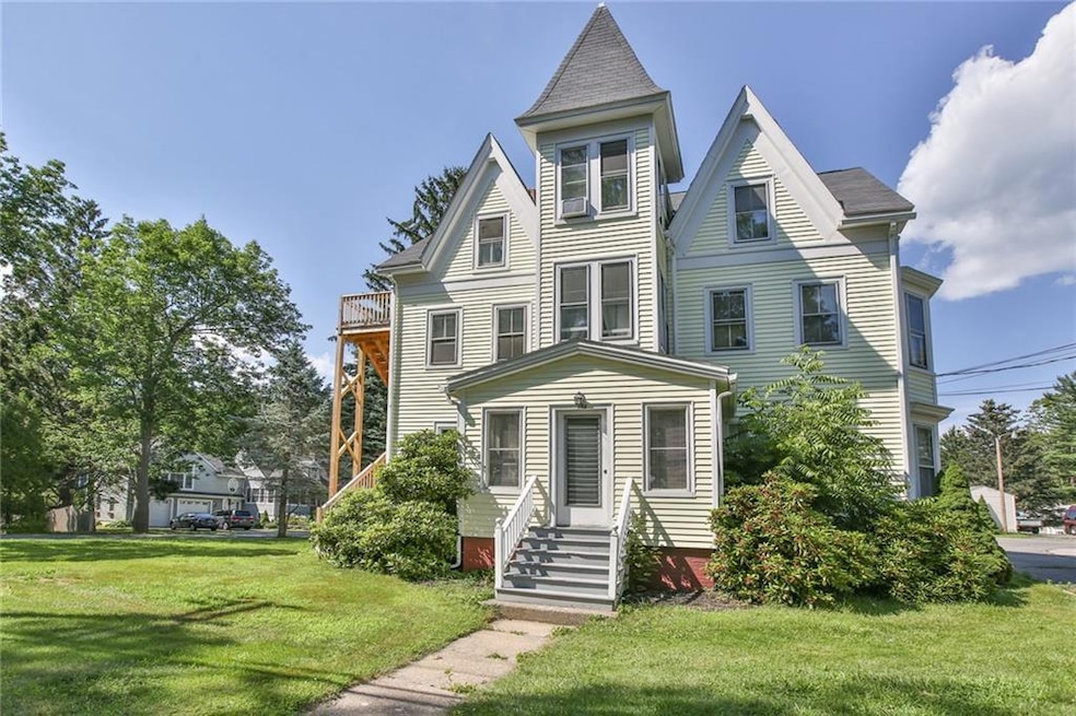 Beautiful Victorian 6 Units