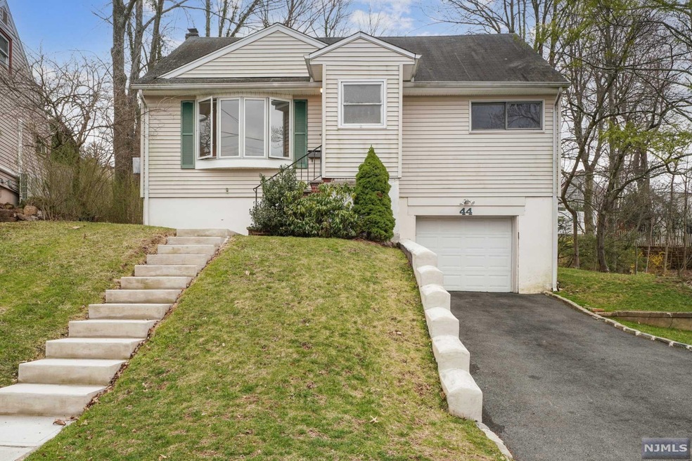 44 Phyllis Rd, West Orange, NJ 07052 - photo 1