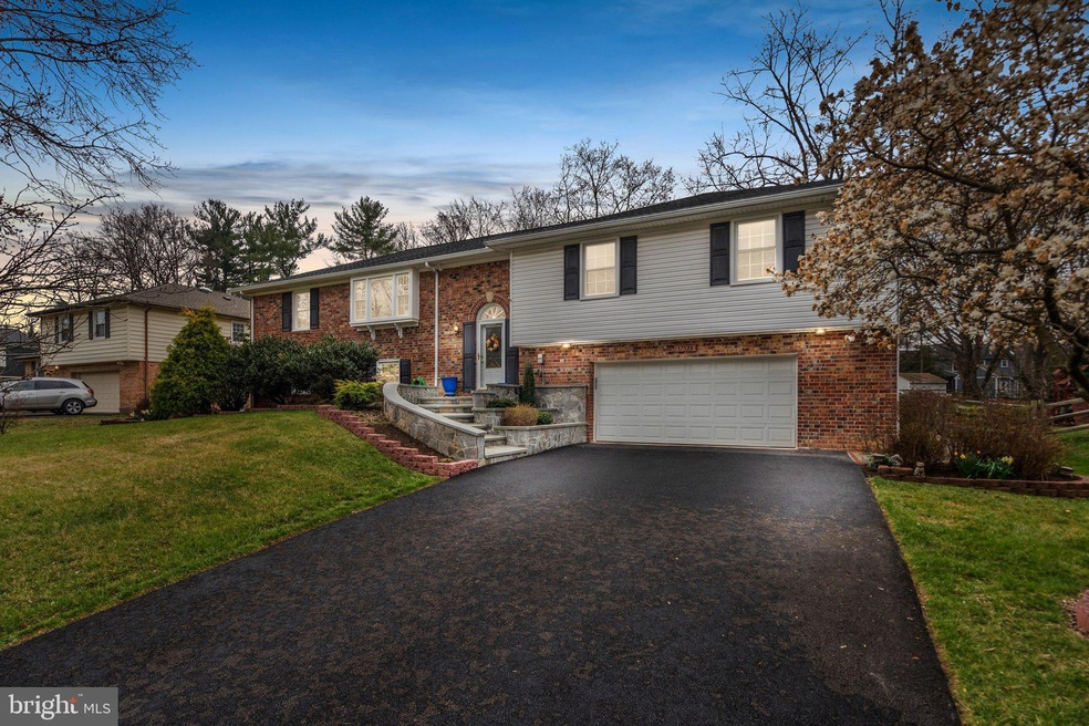 17524 Queen Elizabeth Dr, Olney, MD 20832 - photo 1