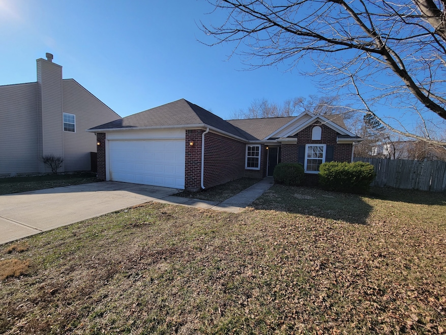 454 Hummingbird Ln, Whiteland, IN 46184 - photo 1