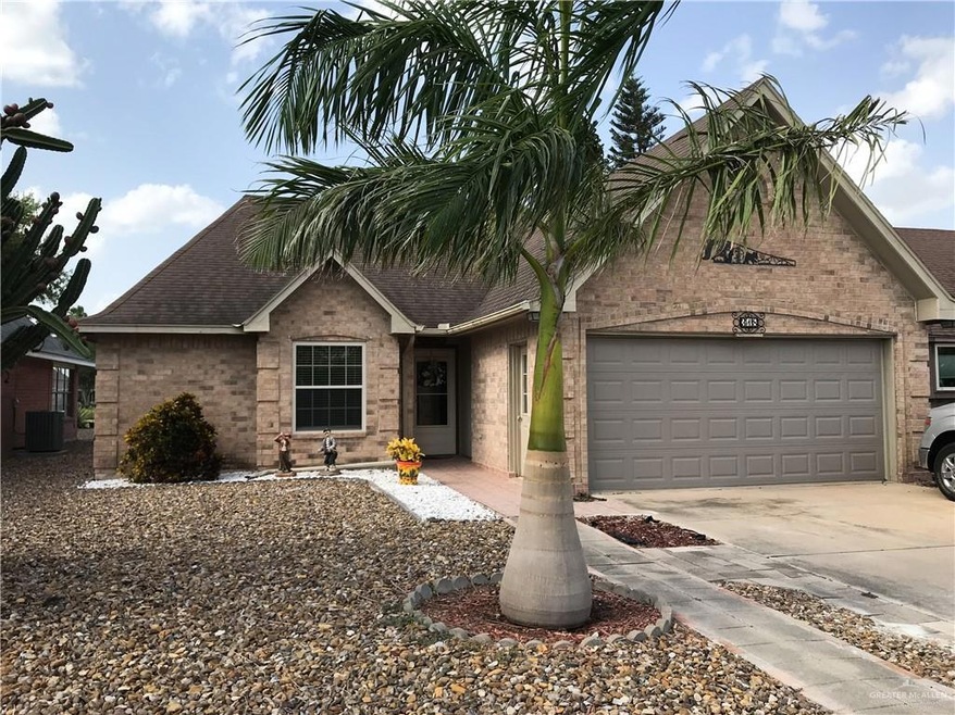 318 Rebecca Dr, Alamo, TX 78516 - photo 1