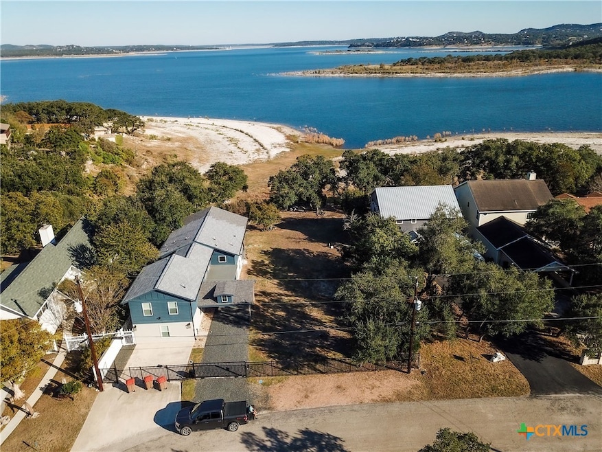 864 Lakebreeze Dr, Canyon Lake, TX 78133 - photo 1