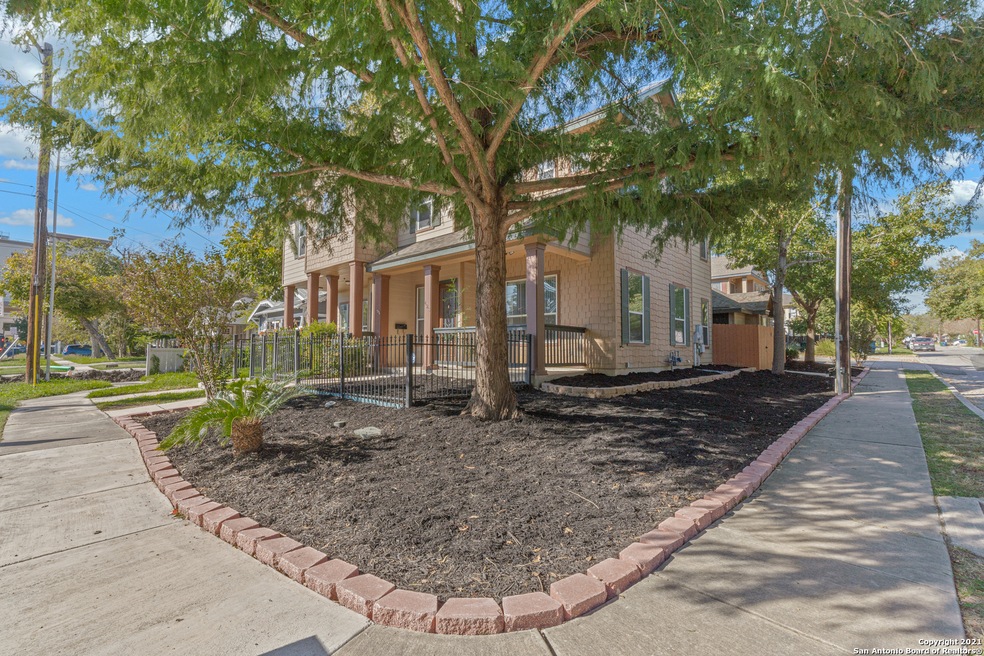 423 E Laurel, San Antonio, TX 78212 - photo 1