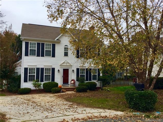 Charming, well-maintained home on curl-de-sac