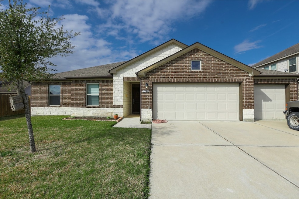 4740 Alluvial Cir, Alvin, TX 77511 - photo 1