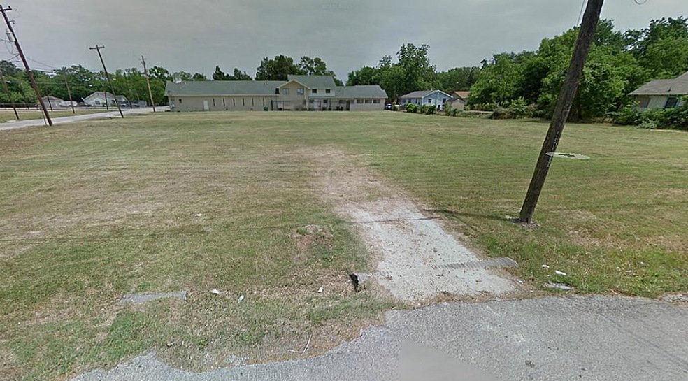 4011 Falls St, Houston, TX 77026 - photo 1