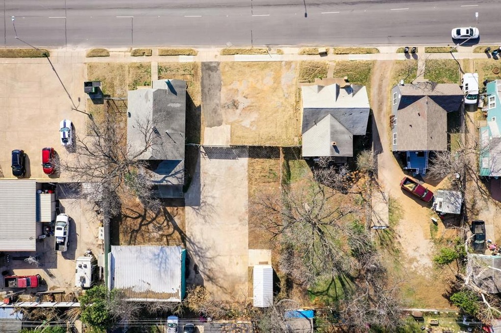 162 N Riverside Dr, Fort Worth, TX 76111 - photo 1