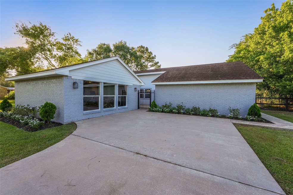 7201 Williams Rd, Pearland, TX 77584 - photo 1