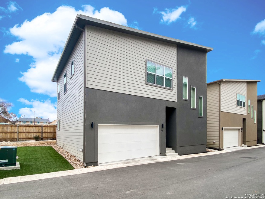 1618 W Lawndale Dr unit 19, San Antonio, TX 78209 - photo 1