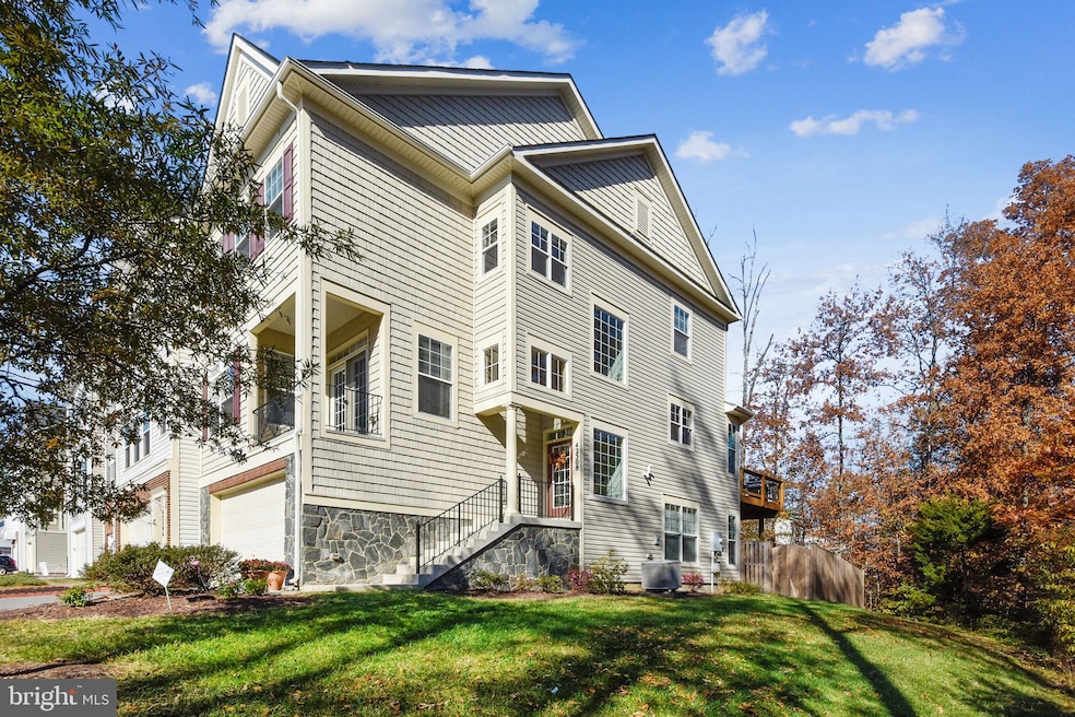 42308 Shoover Square, Chantilly, VA 20152 - photo 1