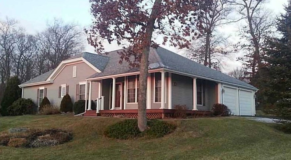 10 Cambridge Cir, Smithfield, RI 02917 - photo 1