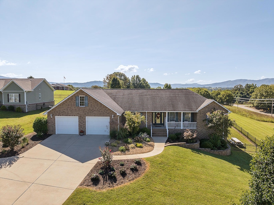 Hilda_P_Clubhouse-Drive-Aerial_001