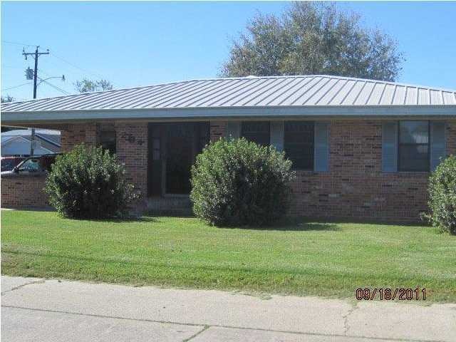 204 E Thompson St, New Iberia, LA 70560 - photo 1