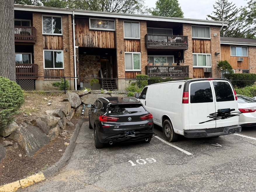 333 Vincellette St unit 109, Bridgeport, CT 06606 - photo 1