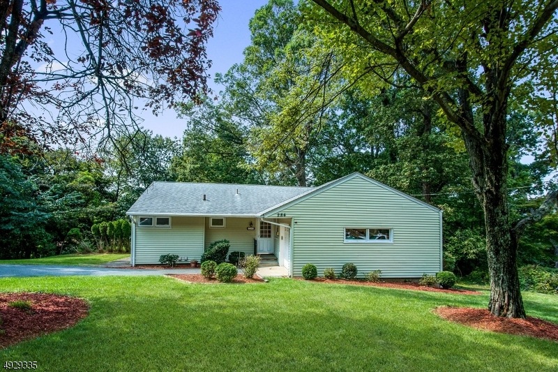 284 E Cedar St, Livingston, NJ 07039 - photo 1