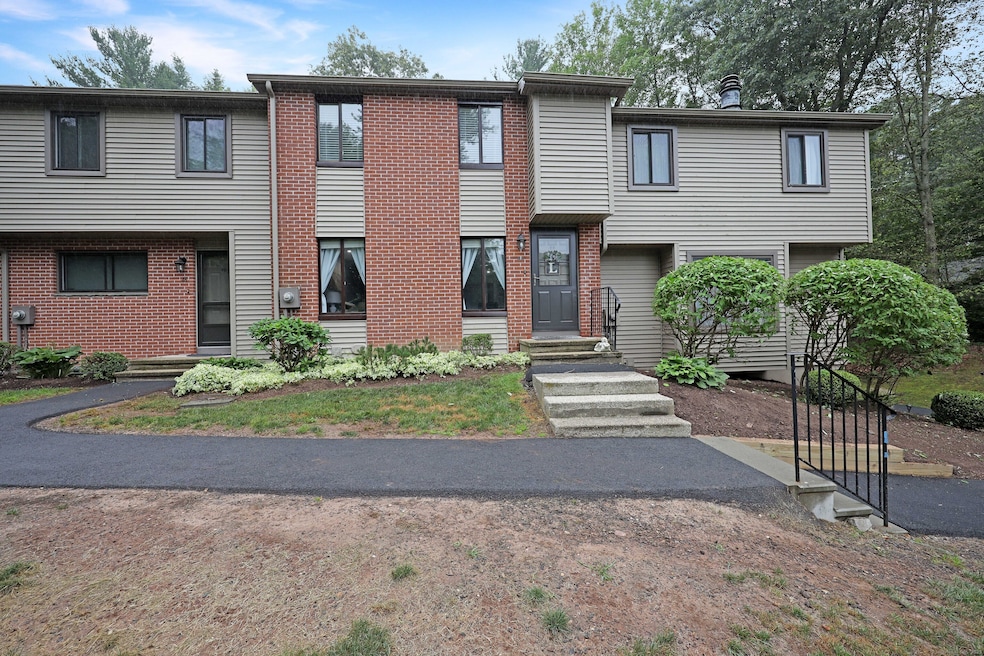 44 Hitching Post Ln, Glastonbury, CT 06033 - photo 1