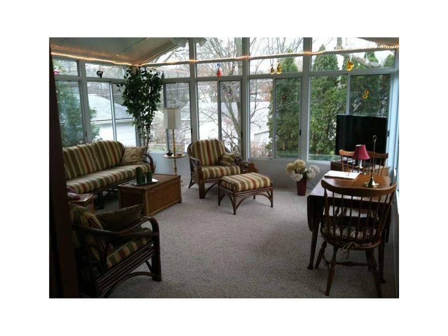 4-Seasons Porch/Room. BEAUTIFUL 4 SEASON ROOM WITH