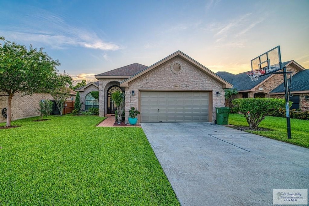 1402 La Ciniega Dr, Weslaco, TX 78596 - photo 1