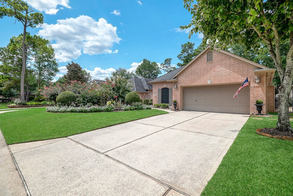47 N Manorcliff Place, Spring, TX 77382 - photo 1