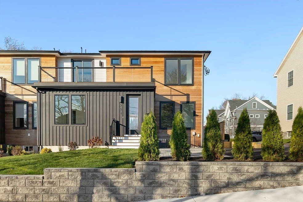 908 Chestnut St, Waban, MA 02468 - photo 1