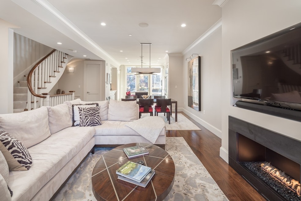 18 Greenwich Park unit 2, Boston, MA 02118 - photo 1