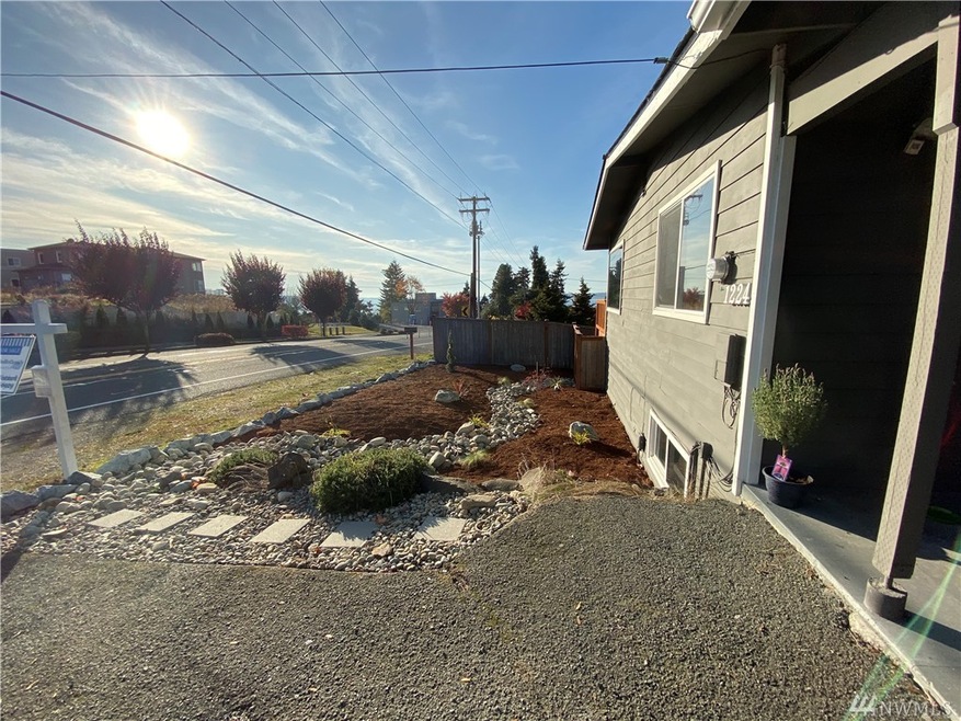 1224 S 272nd St, Des Moines, WA 98198 - photo 1