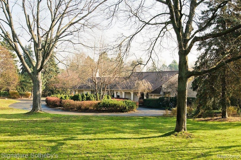 530 E. Long Lake