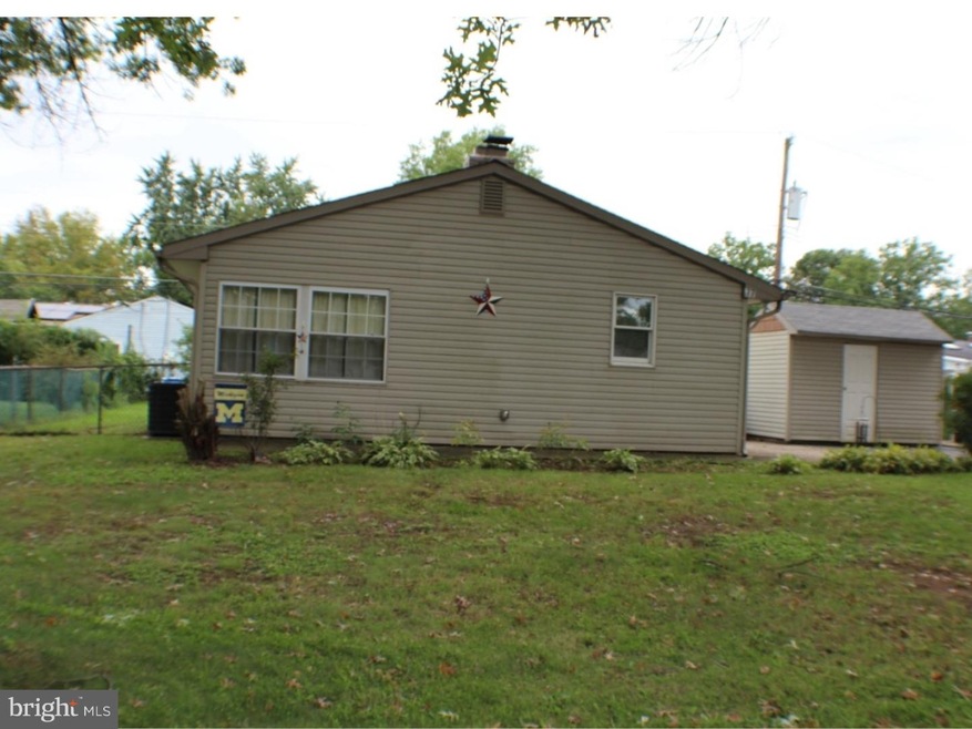 77 Gable Hill Rd, Levittown, PA 19057 - photo 1