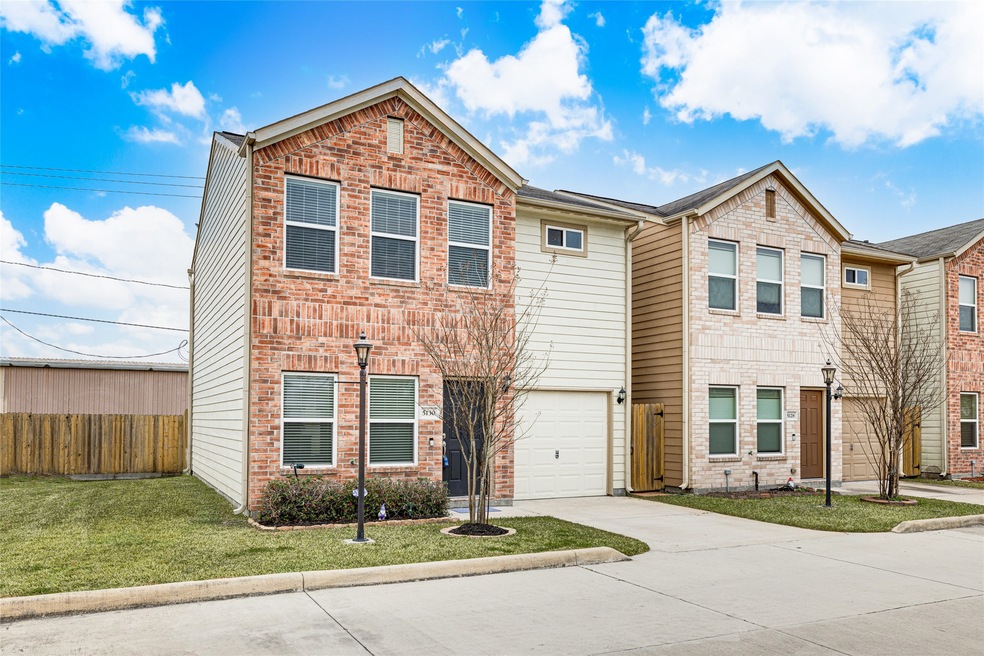 5130 Pinemont Place, Houston, TX 77092 - photo 1