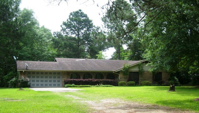 1002 Lincs Ln, Summit, MS 39666 - photo 1