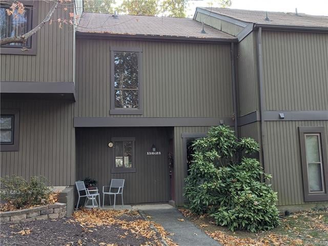 Maintenance free living in the heart of the Midlot