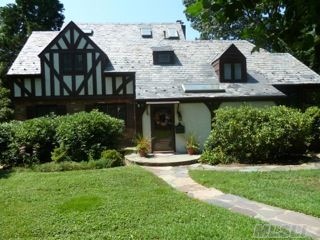 25 Oakland Dr, Port Washington, NY 11050 - photo 1