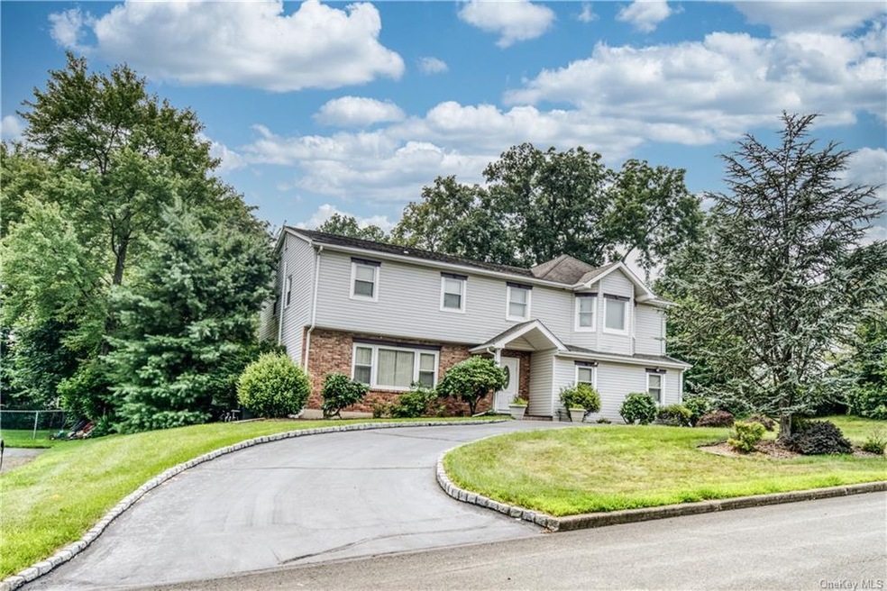 7 Edgebrook Ct, New City, NY 10956 - photo 1